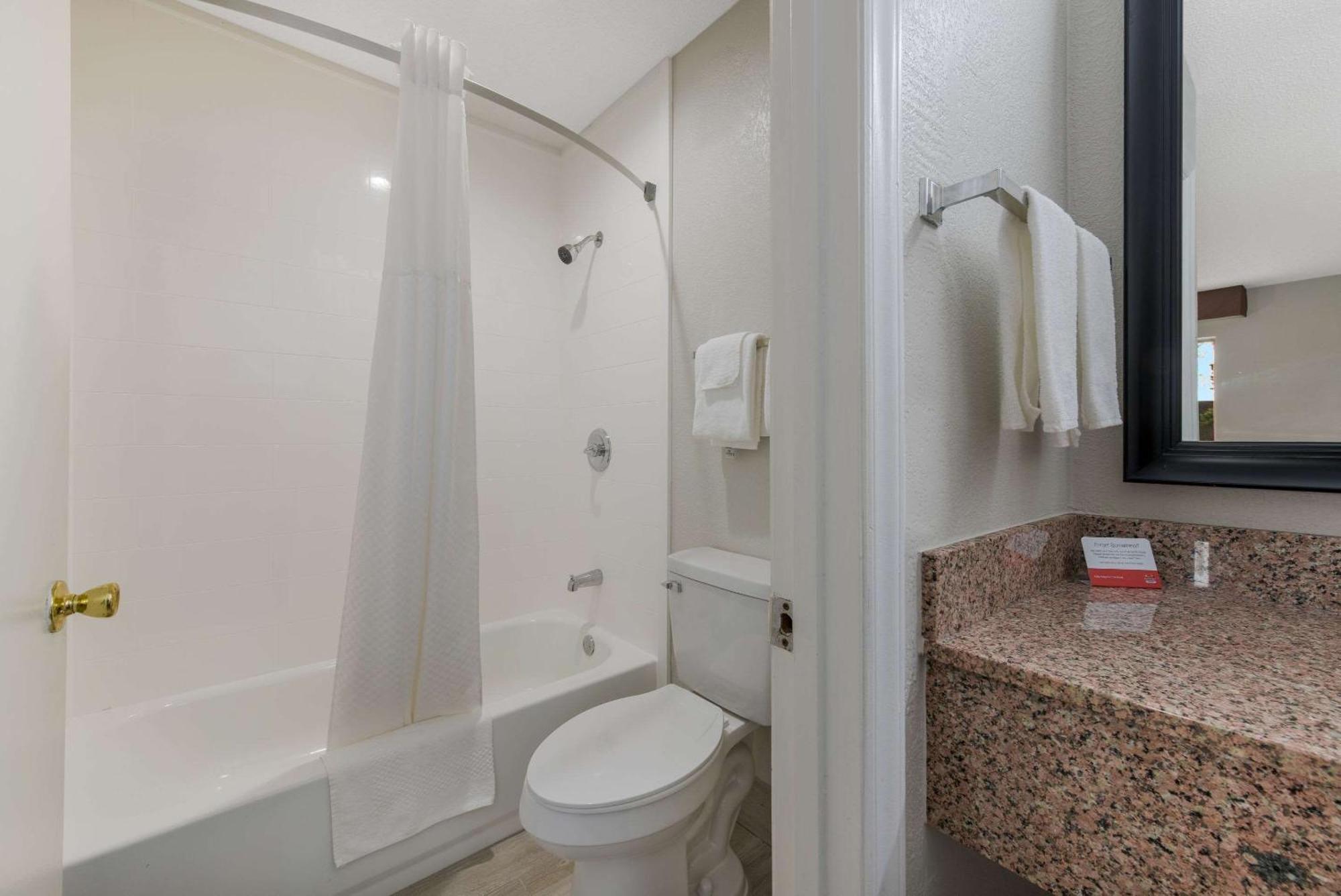 Econo Lodge Cheraw Market Street المظهر الخارجي الصورة